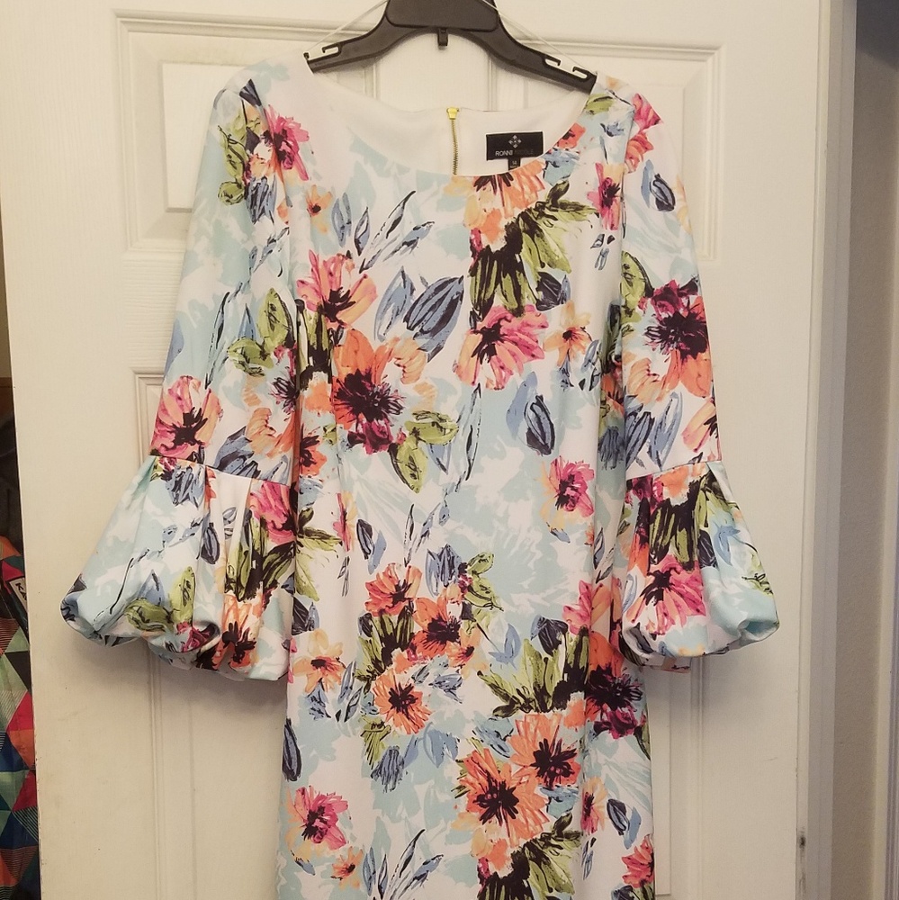 Ronnie Nicole Floral dress size 14 bell sleeves